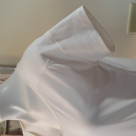 Champion Tee - Picture 4 of 7